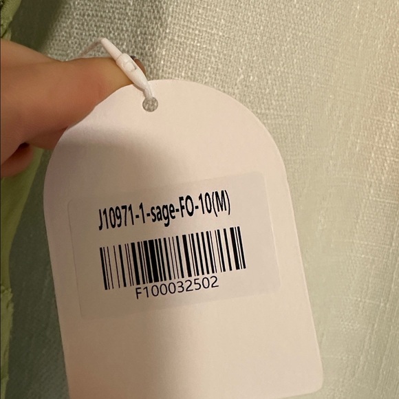 Elegant Green Floral Dress - Picture 3 of 3